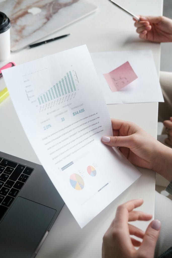 ¿Qué activos financieros debo incluir en mi portafolio?